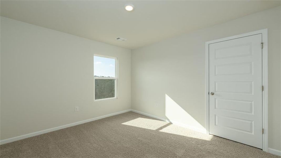 Spacious, unfurnished interior of a new home in Brooks Village, Dacula (Image 19).