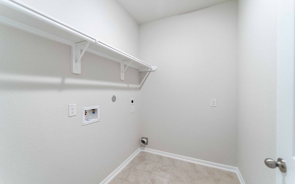 Spacious, unfurnished interior of a new home in Canterra Creek, Iowa Colony (Image 36). Spacious, unfurnished interior of a new home in Canterra Creek, Iowa Colony (Image 36).