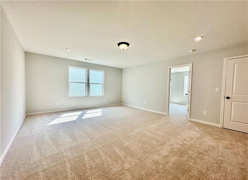Spacious, unfurnished interior of a new home in , Lilburn (Image 16).