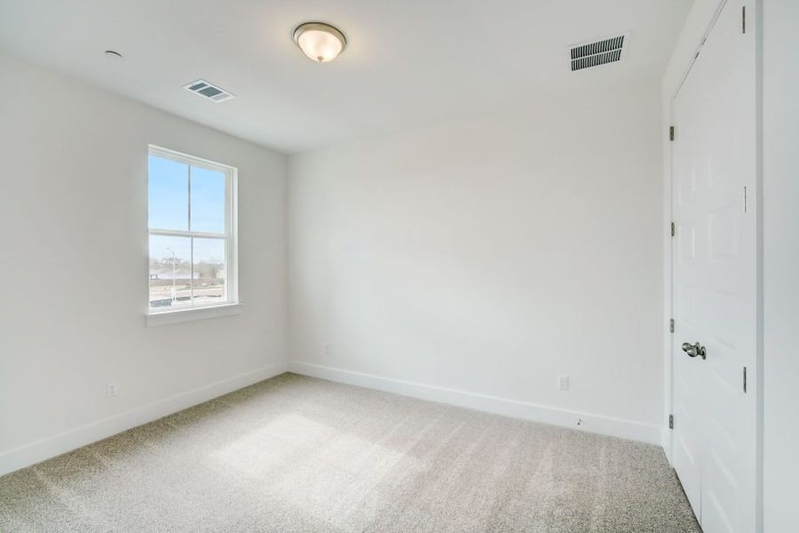 Spacious, unfurnished interior of a new home in Center 45, Round Rock (Image 50).