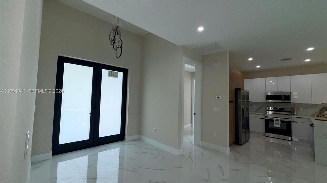 Spacious, unfurnished interior of a new home in , Lehigh Acres (Image 23).