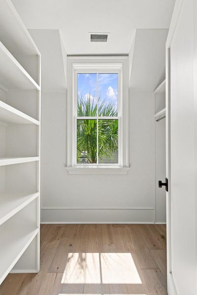 Spacious, unfurnished interior of a new home in , Mount Pleasant (Image 27).