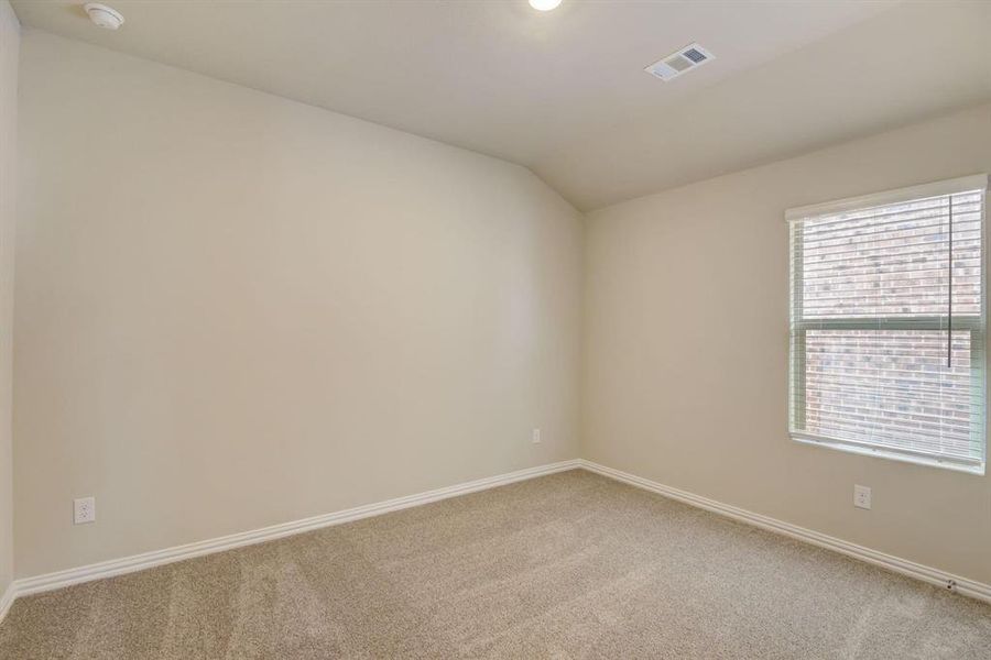 Spacious, unfurnished interior of a new home in Stratton Place, Greenville (Image 20).