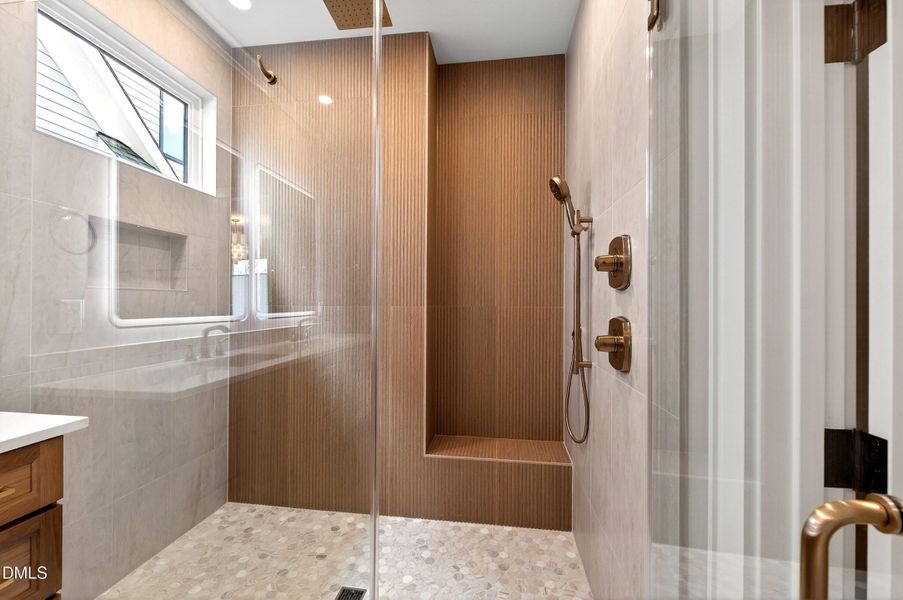 Carson (64) Carson (64)