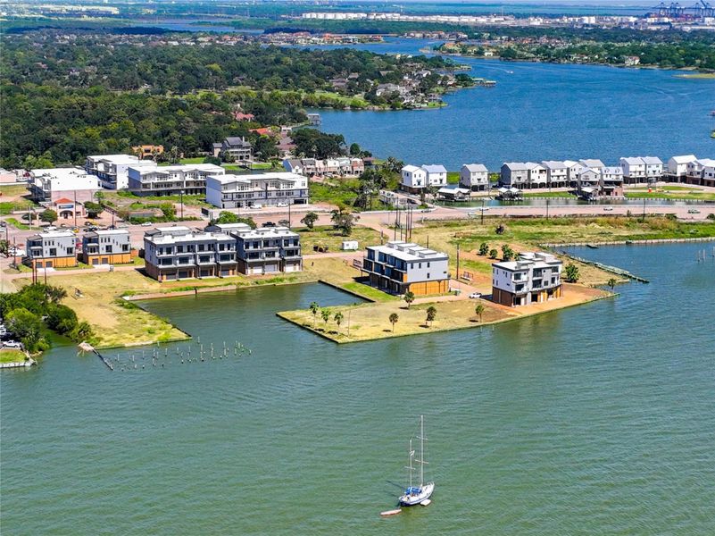 Image 29 of a home in Lago Pointe.