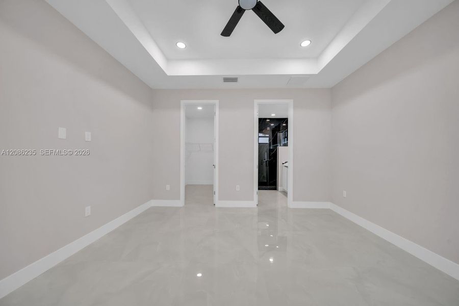 Spacious, unfurnished interior of a new home in , Lehigh Acres (Image 15).