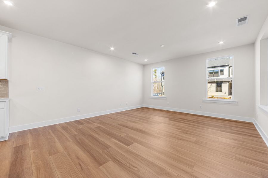 Spacious, unfurnished interior of a new home in Seven Oaks, Belmont (Image 21).