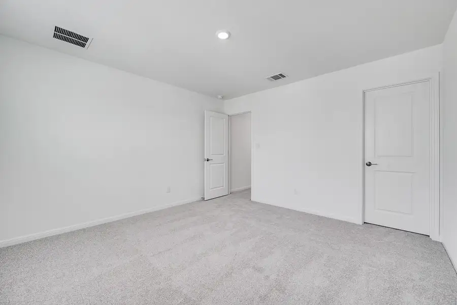 Spacious, unfurnished interior of a new home in Emory Crossing, Hutto (Image 16). Spacious, unfurnished interior of a new home in Emory Crossing, Hutto (Image 16).