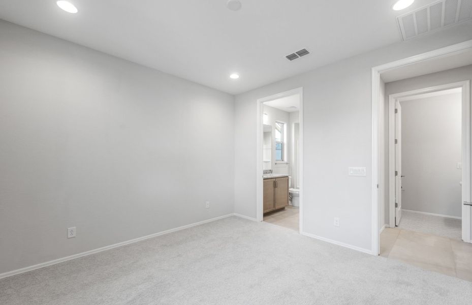 Spacious, unfurnished interior of a new home in Sun City Festival, Buckeye (Image 22).