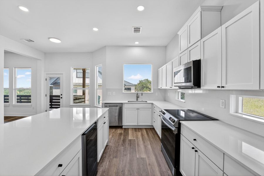 Furnished interior view inside a new home in , Horseshoe Bay (Image 5).