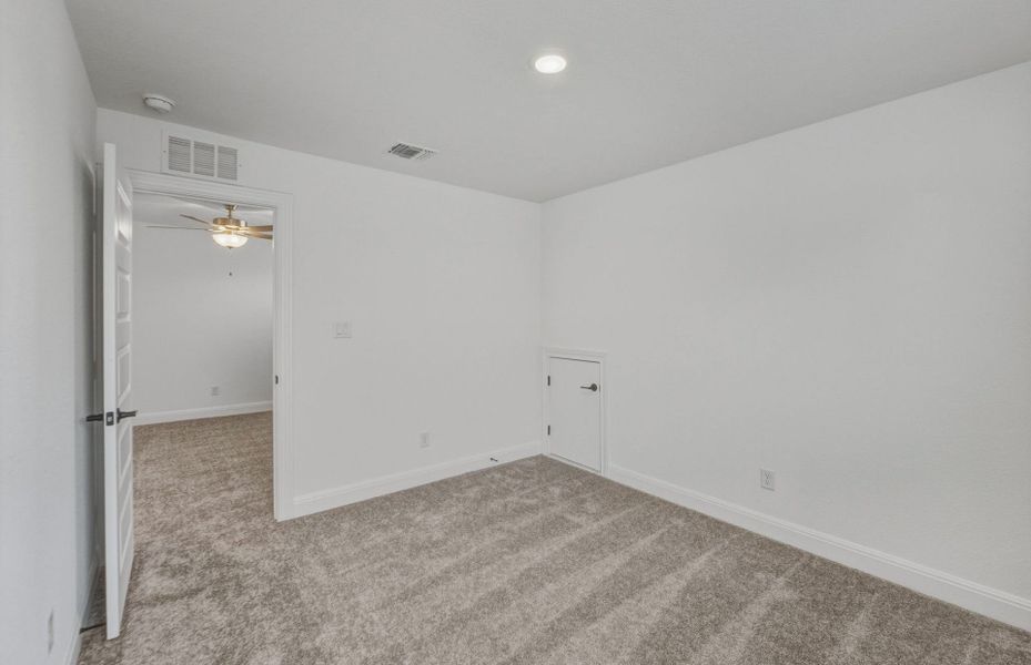 Spacious, unfurnished interior of a new home in Lagos, Manor (Image 16).