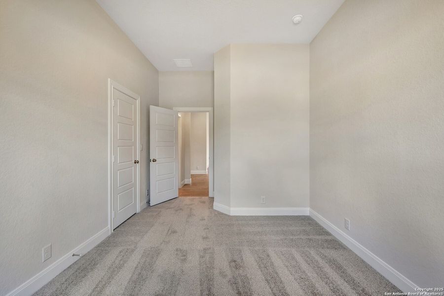Spacious, unfurnished interior of a new home in The Crossvine 55’, Schertz (Image 40).