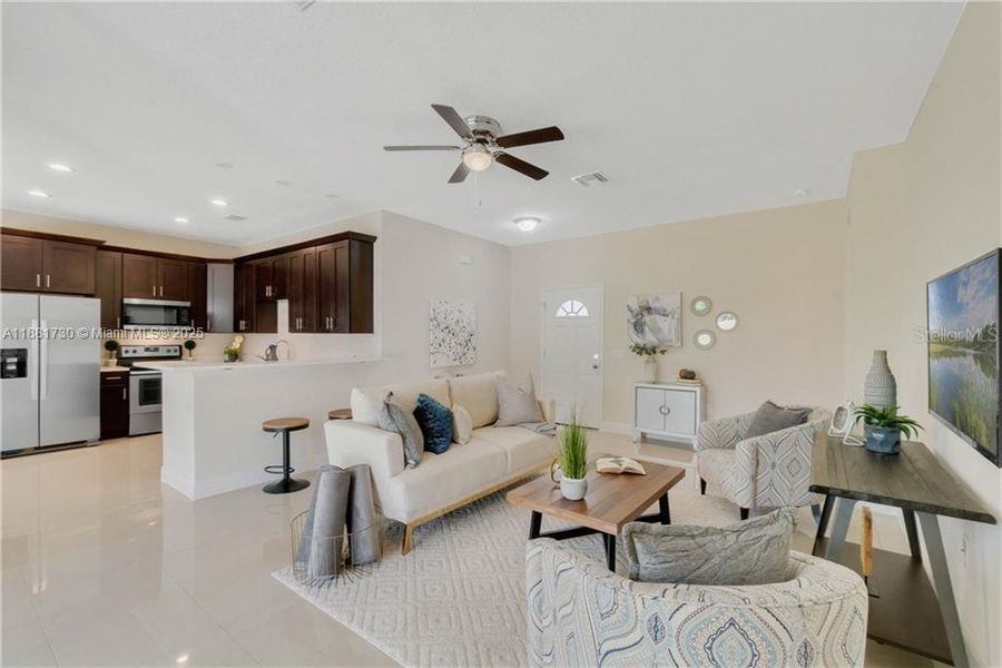 Furnished interior view inside a new home in , Kissimmee (Image 7).