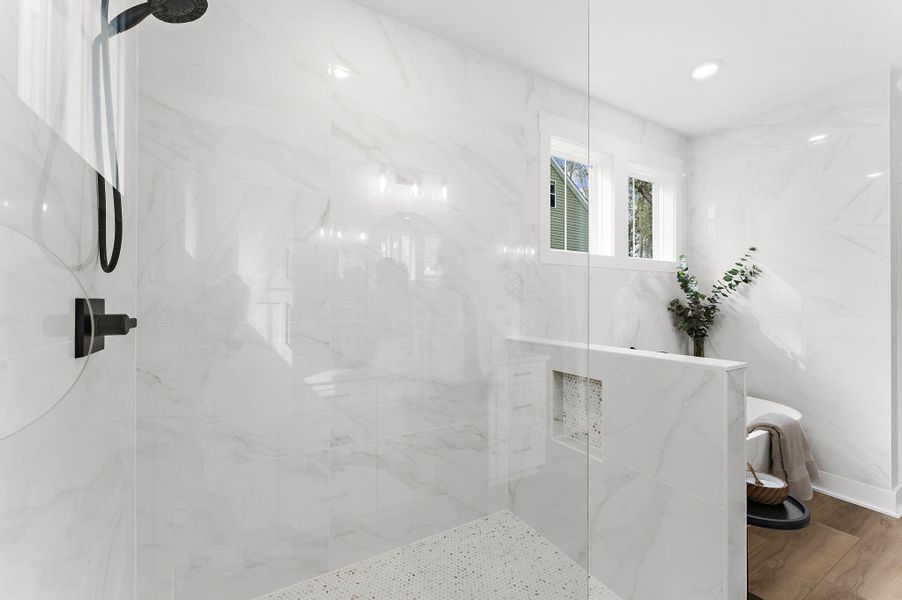 Image 86 of a home in .