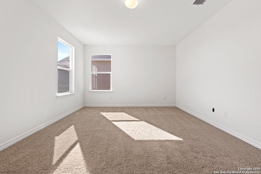 Spacious, unfurnished interior of a new home in The Granary - Heritage Collection, San Antonio (Image 8).