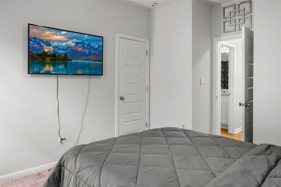 Bedroom with baseboards