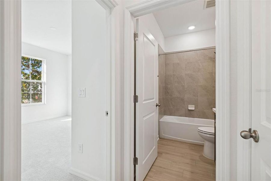 Spacious, unfurnished interior of a new home in Cascades at Southern Hills, Brooksville (Image 21).