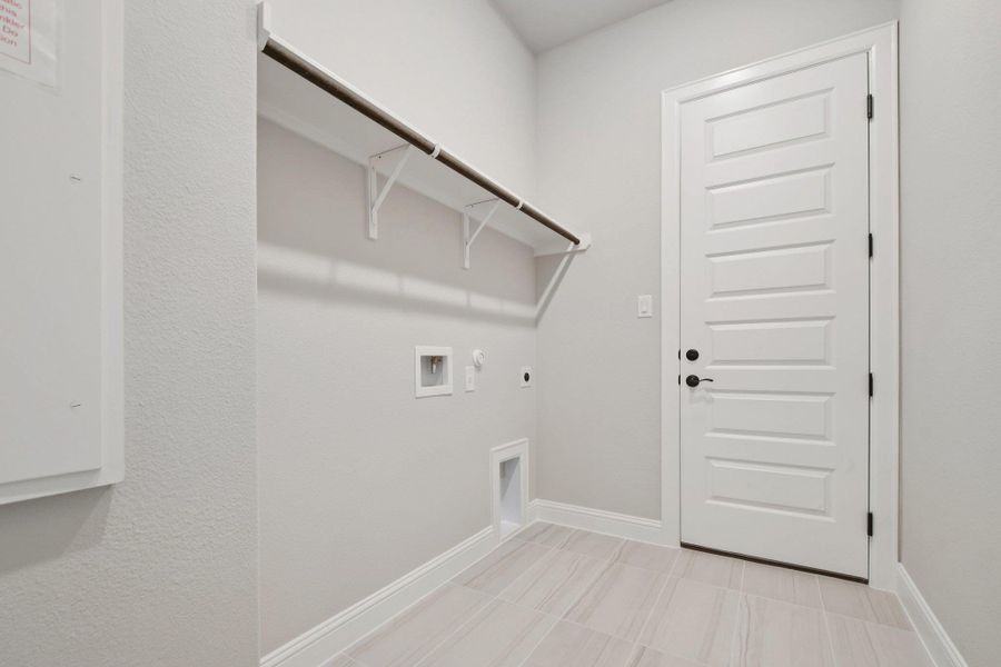 Spacious, unfurnished interior of a new home in Cross Creek, Cedar Park (Image 30).