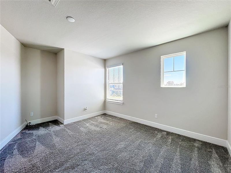Spacious, unfurnished interior of a new home in Amelia Groves, St. Cloud (Image 36).