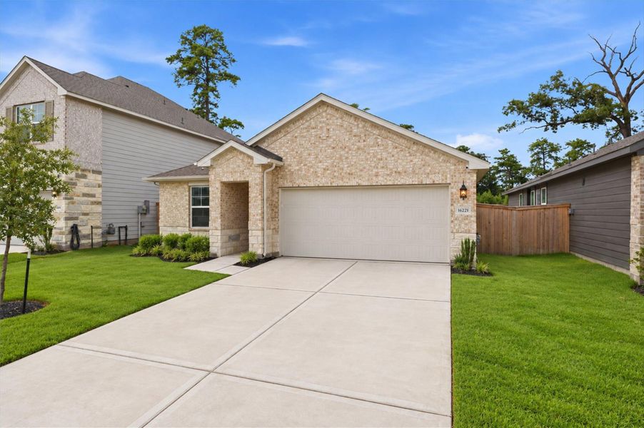 Double wide extended driveway offering plenty of parking Double wide extended driveway offering plenty of parking