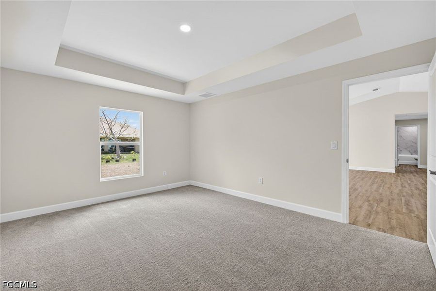 Spacious, unfurnished interior of a new home in Cape Coral, Cape Coral (Image 20).