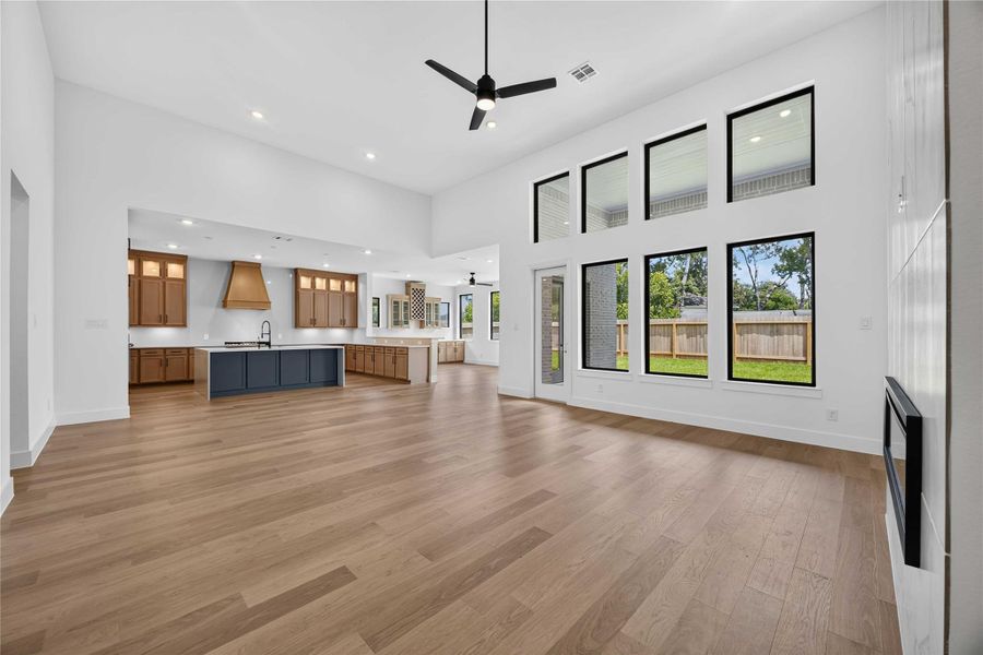 Spacious, unfurnished interior of a new home in Friendswood Trails 70' Homesites, Friendswood (Image 16).