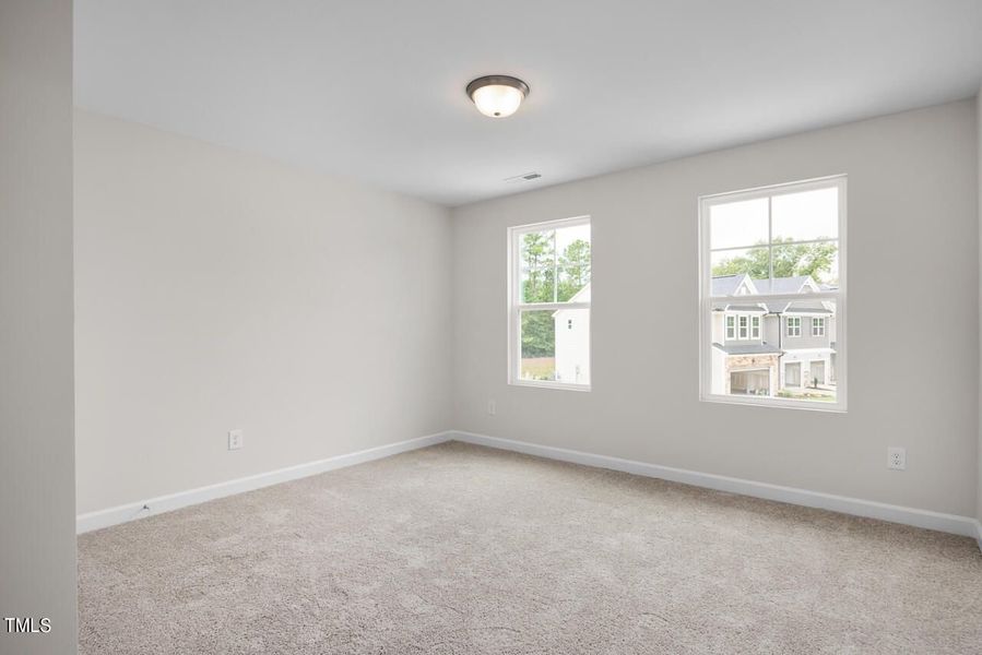 Spacious, unfurnished interior of a new home in Gregory Village, Lillington (Image 60).