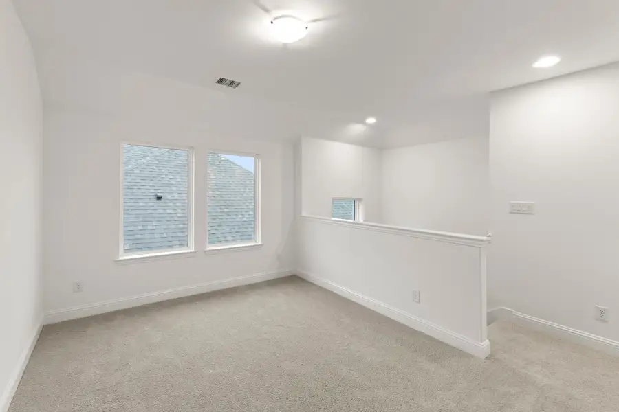 Representative unfurnished interior of a home built from the Honor by Rockwell Homes in Creekside, Royse City (Image 67).