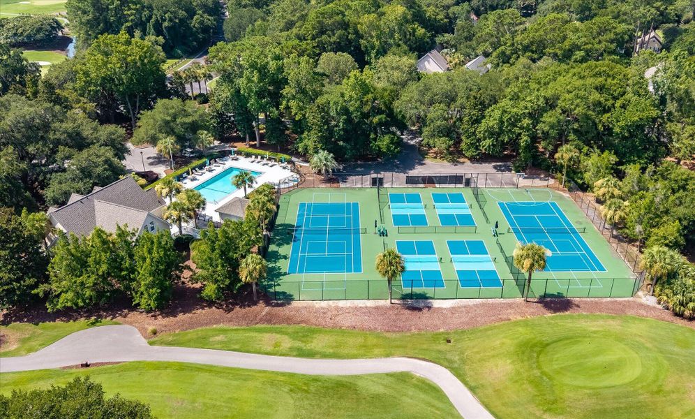 Community amenities in Charleston Proper, Johns Island (Image 15).