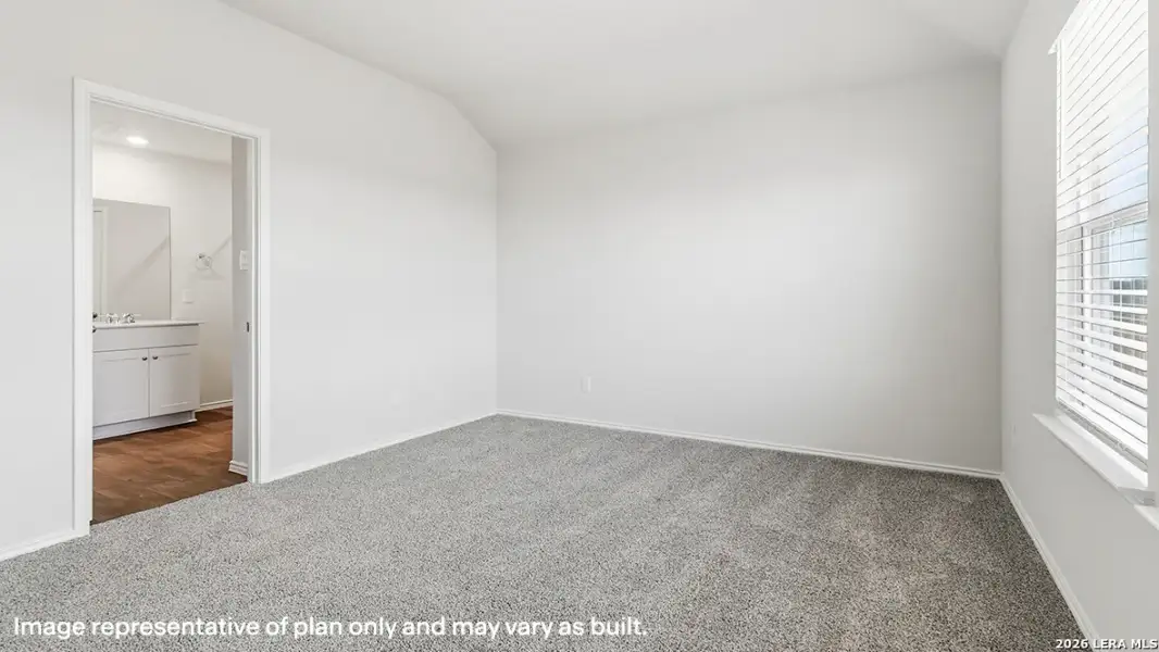 Spacious, unfurnished interior of a new home in Stonehill, San Antonio (Image 28).