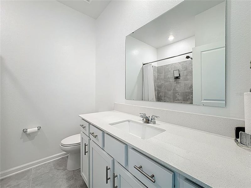 Furnished interior view inside a new home in , Kissimmee (Image 10).