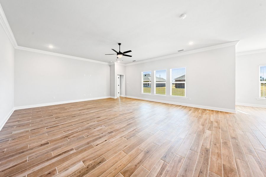 Spacious, unfurnished interior of a new home in Natureview, Freeport (Image 11).