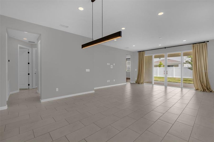 Spacious, unfurnished interior of a new home in Seasons at Lakeside Forest, Tavares (Image 46).