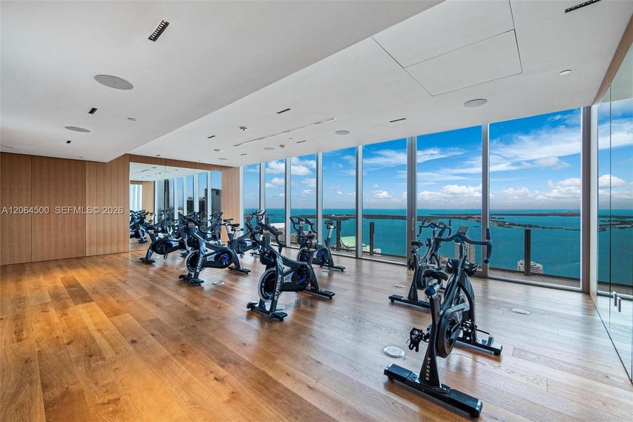 Floor 53-Spinning Room. Floor 53-Spinning Room.
