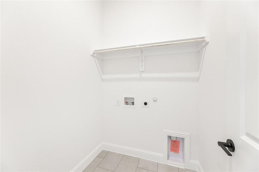 Spacious, unfurnished interior of a new home in Creekview Meadows, Pilot Point (Image 19). Spacious, unfurnished interior of a new home in Creekview Meadows, Pilot Point (Image 19).