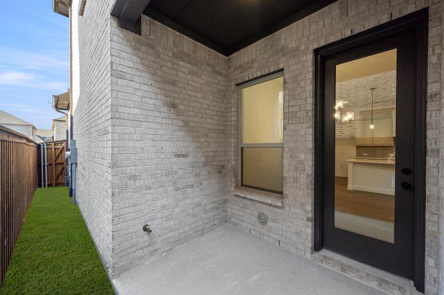 2713 Chambray- Patio-1 2713 Chambray- Patio-1