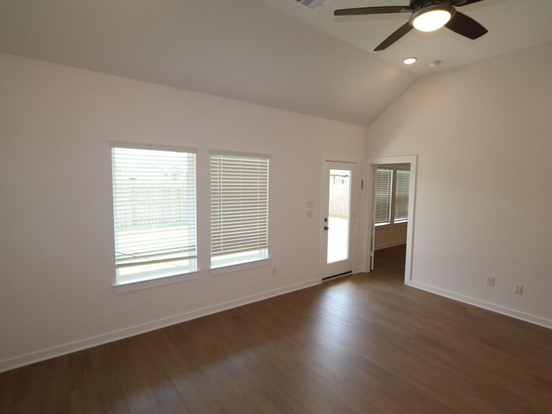 Spacious, unfurnished interior of a new home in Miller's Pond, Rosenberg (Image 18). Spacious, unfurnished interior of a new home in Miller's Pond, Rosenberg (Image 18).