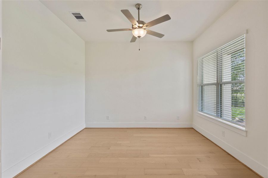 Spacious, unfurnished interior of a new home in Chapel Bend, Montgomery (Image 19).