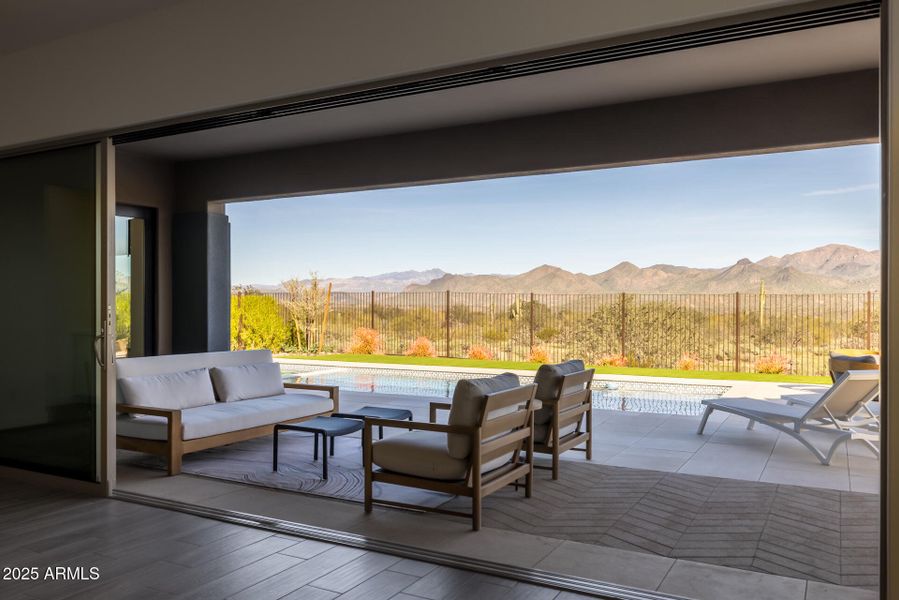 24) VIEW OUT BACK SLIDER