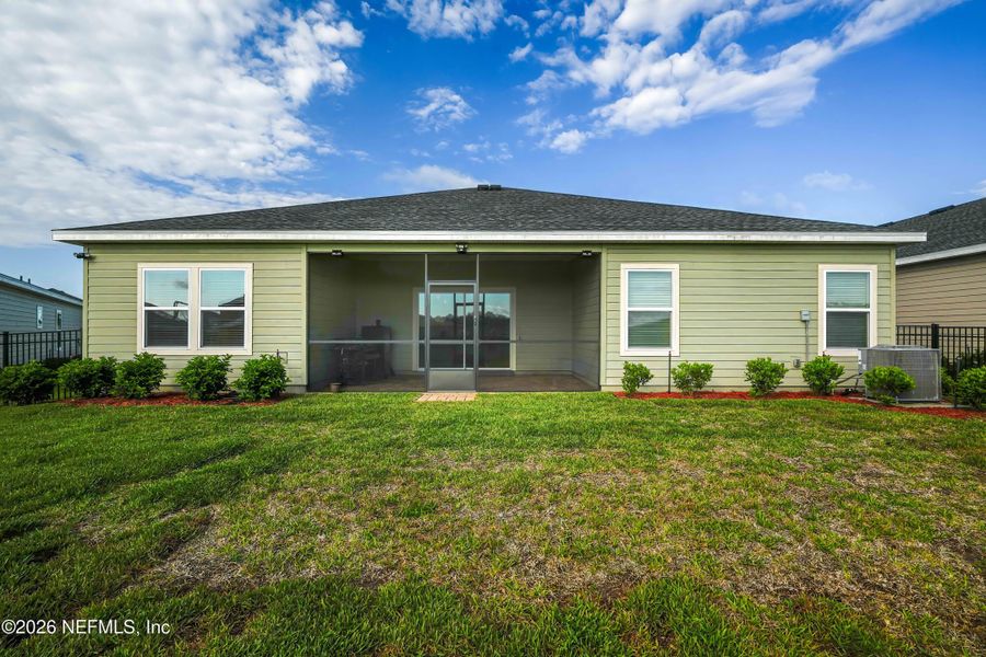 Exterior details and patio area of a home in Granary Park, Green Cove Springs (Image 27).
