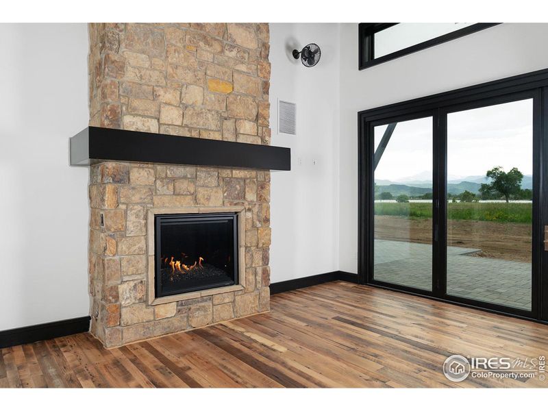 Main level secondary bedroom