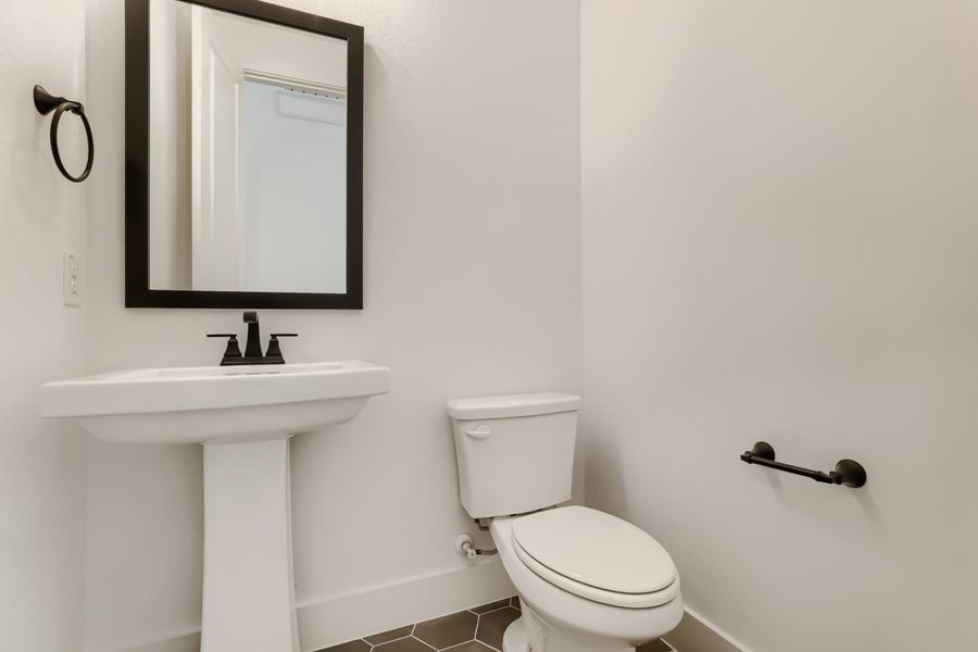 4409 Daisy - Powder Bathroom 4409 Daisy - Powder Bathroom