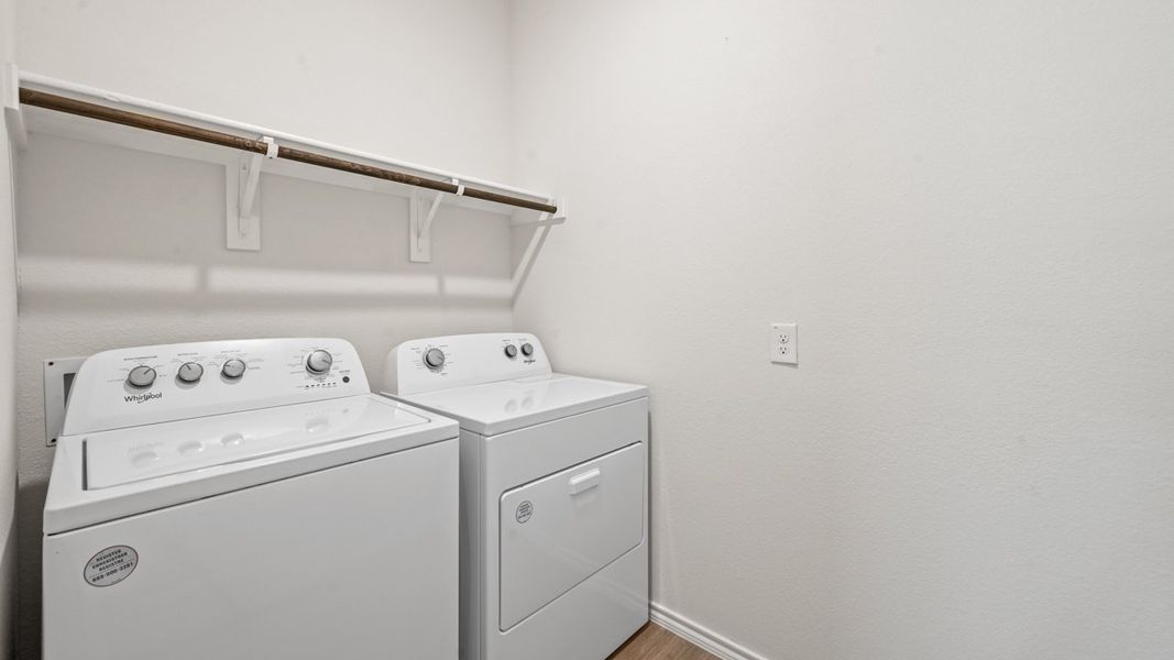 Representative furnished interior of a home built from the Ozark by D.R. Horton in Waverly Estates, Josephine (Image 9).