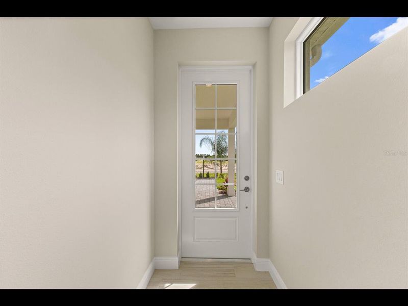 Spacious, unfurnished interior of a new home in , Sarasota (Image 31).
