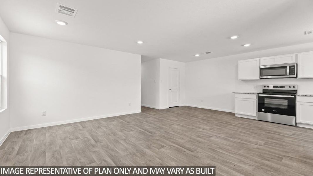 Spacious, unfurnished interior of a new home in Sonora, San Antonio (Image 7).
