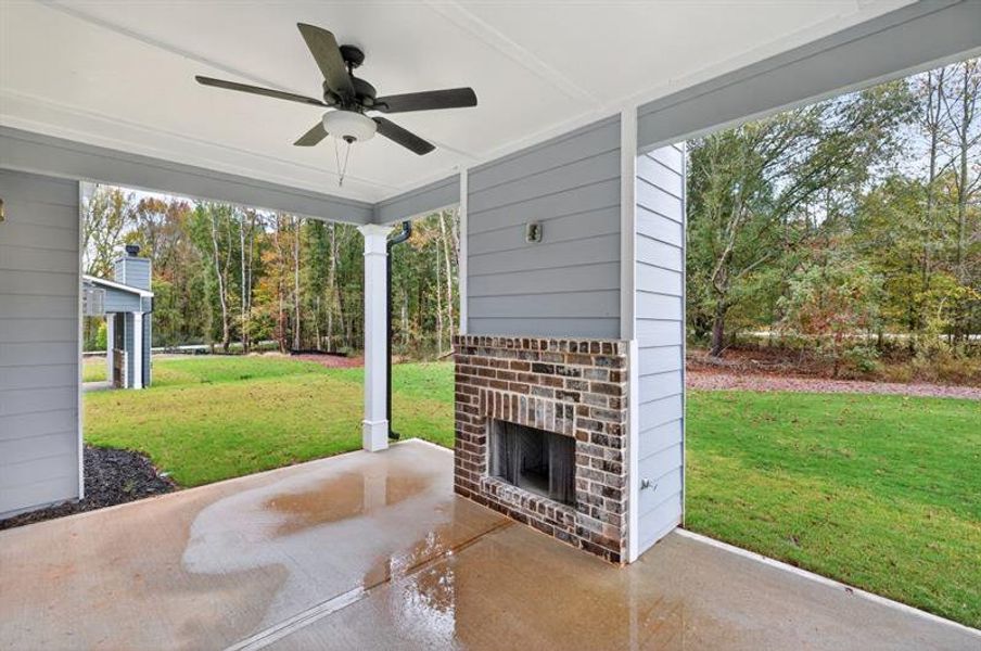 Exterior details and patio area of a home in Red Bird Manor, Jefferson (Image 3). Exterior details and patio area of a home in Red Bird Manor, Jefferson (Image 3).