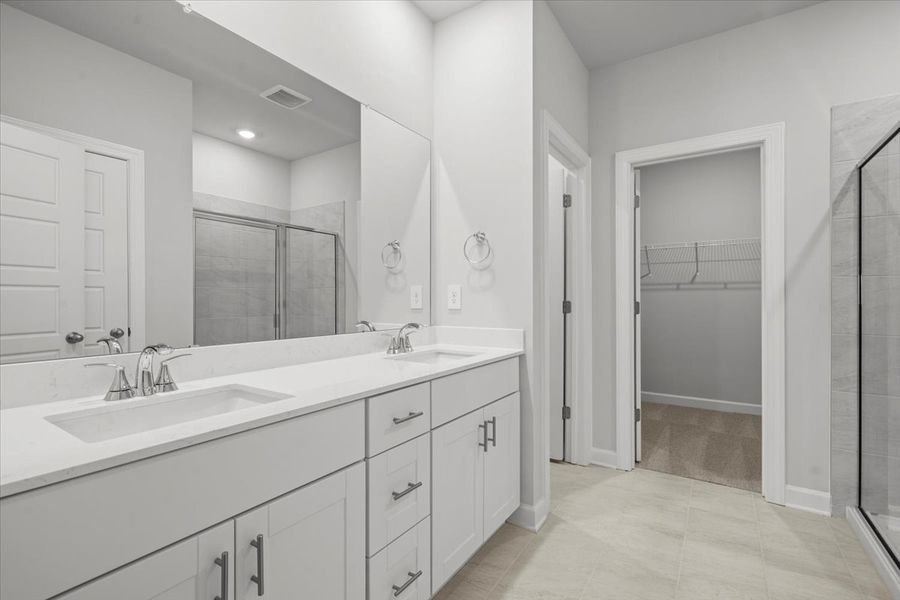 Furnished interior view inside a new home in Collier Ridge, Moore (Image 8).