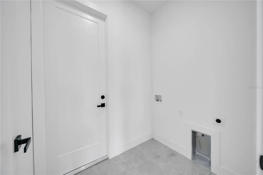 Spacious, unfurnished interior of a new home in , Cape Coral (Image 24). Spacious, unfurnished interior of a new home in , Cape Coral (Image 24).