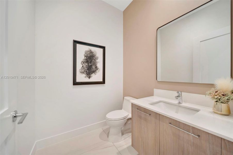 Furnished interior view inside a new home in , Fort Lauderdale (Image 6).