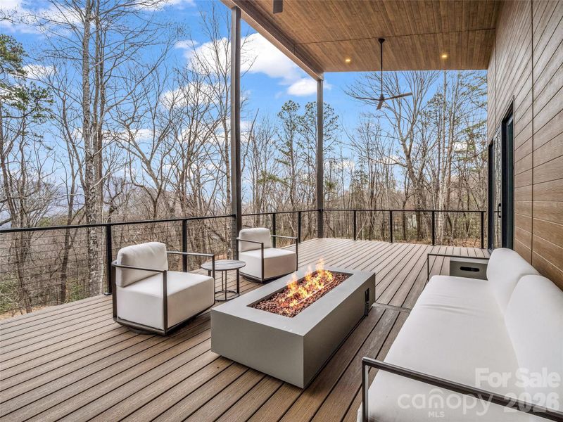 Exterior details and patio area of a home in , Lake Lure (Image 20).